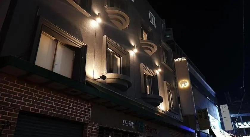 Μοτέλ Hotel Elephant Μπουσάν